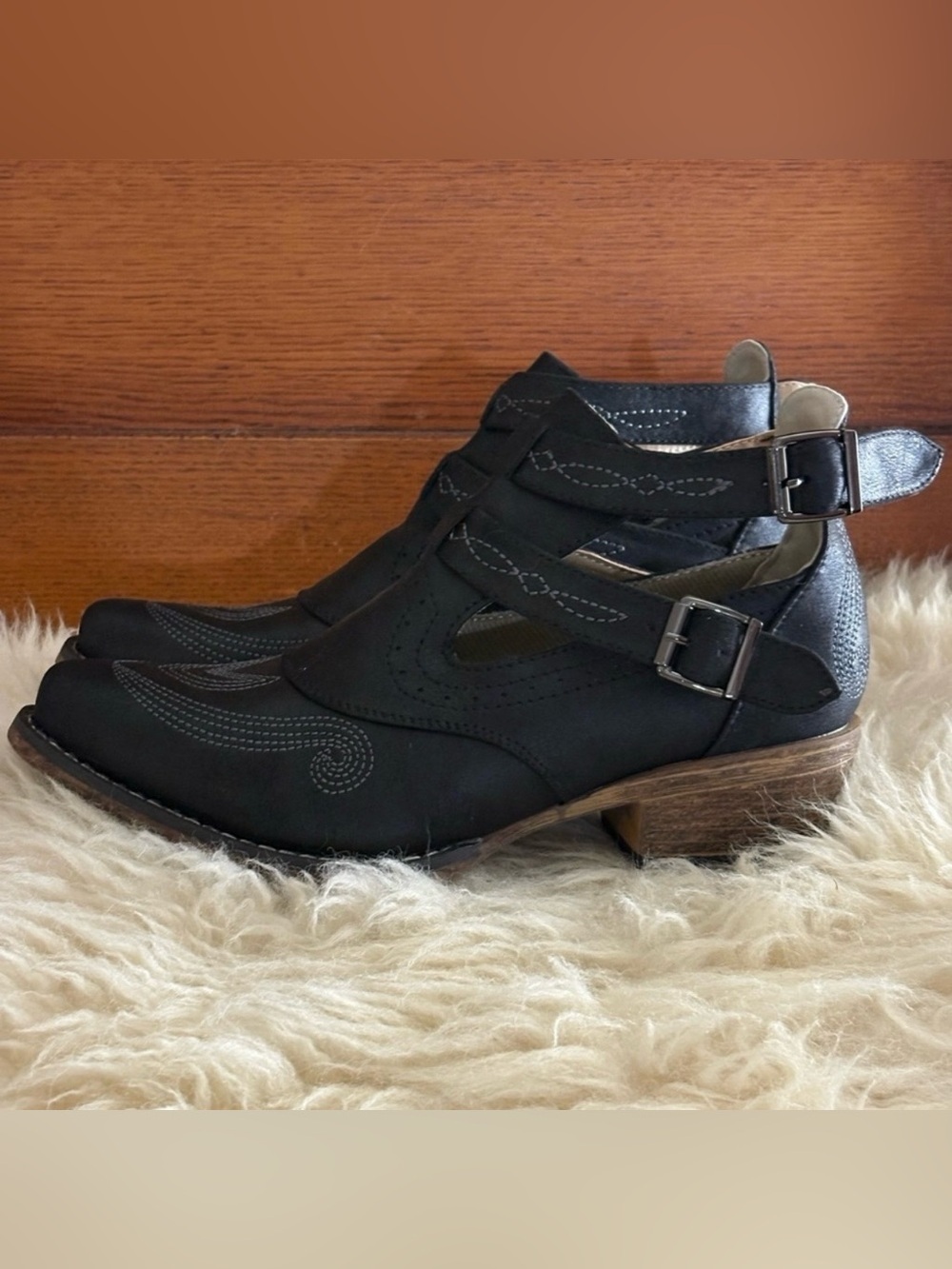 Roper Willa Shorty Western Black Faux Leather Ankle Boots